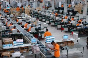 خط تولید صنعتی سفارشی در حال اجرا