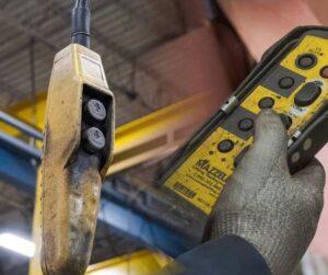 سیستم کنترل جرثقیل سقفی آژند رهاورد سپاهان