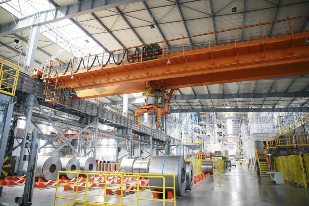 خط تولید جرثقیل در کارخانه آژند رهاورد سپاهان