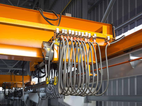 نمونه اجرای سیستم برق‌ رسانی جرثقیل سقفی صنعتی با شینه برق